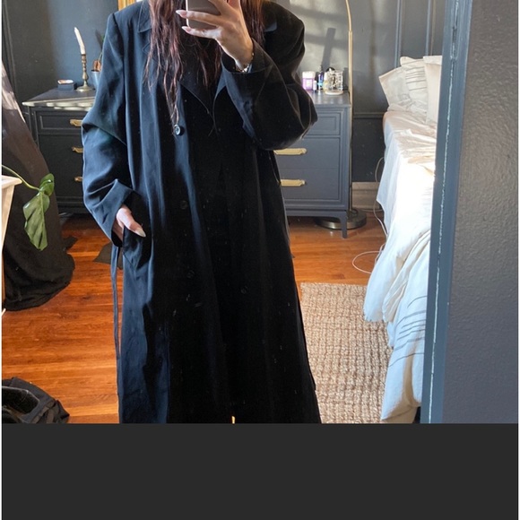 ISO this coat! - Picture 2 of 4